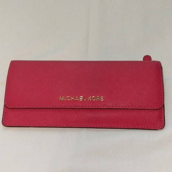 Michael Kors Handbags - Michael Kors Thin Leather Wallet Michael Kors Handbags - Michael Kors Thin Leather Wallet